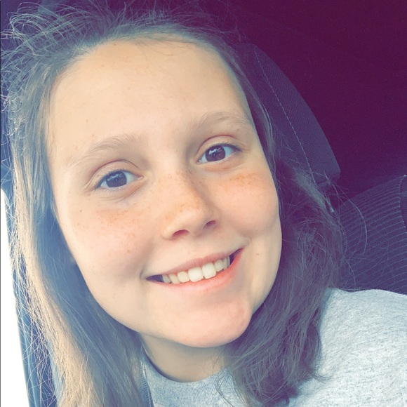 Meet your Posher, Halei - Picture 1 of 1